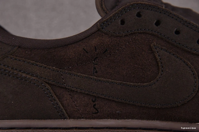 HYPE Velvet 1 DM7866-202 Brown Jordan Low Travis OG x Scott Air 0807